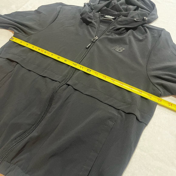New Balance Charcoal Windbreaker - Picture 6 of 10